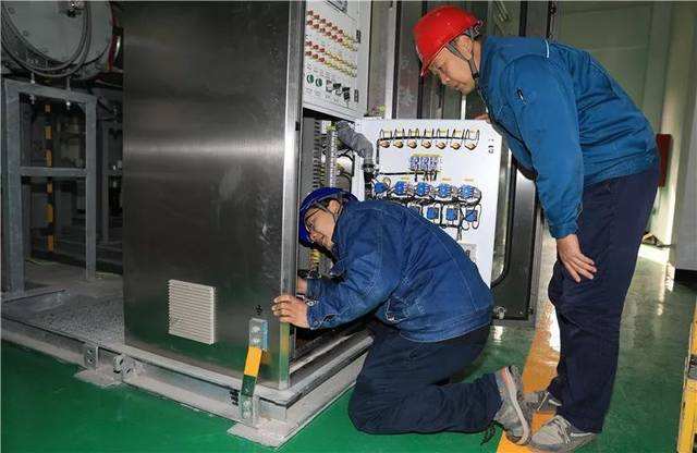 變壓器專項(xiàng)檢查，保障住宅區(qū)電力穩(wěn)定供應(yīng)！