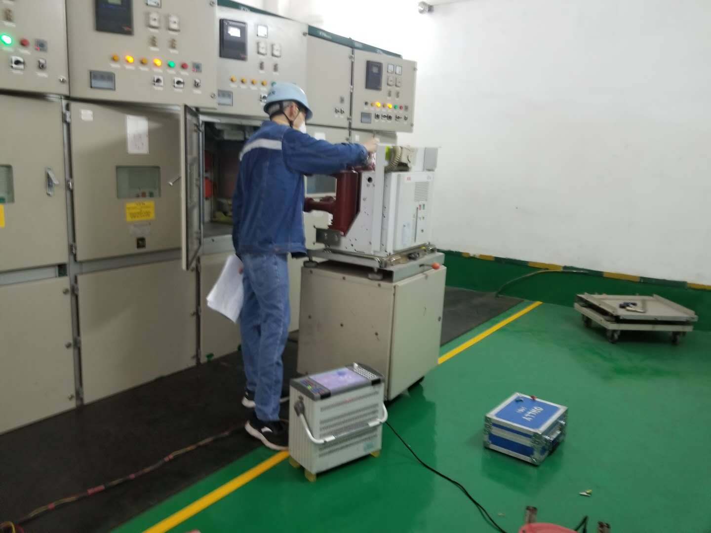 廣州華僑醫(yī)院攜手白云機(jī)安配電房維保，共同守護(hù)病患健康