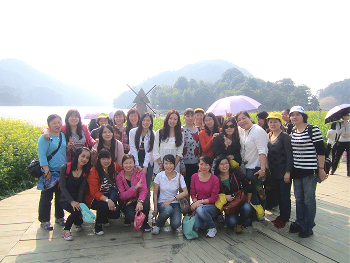 2013年3月8日公司女員工石門(mén)森林公園游玩