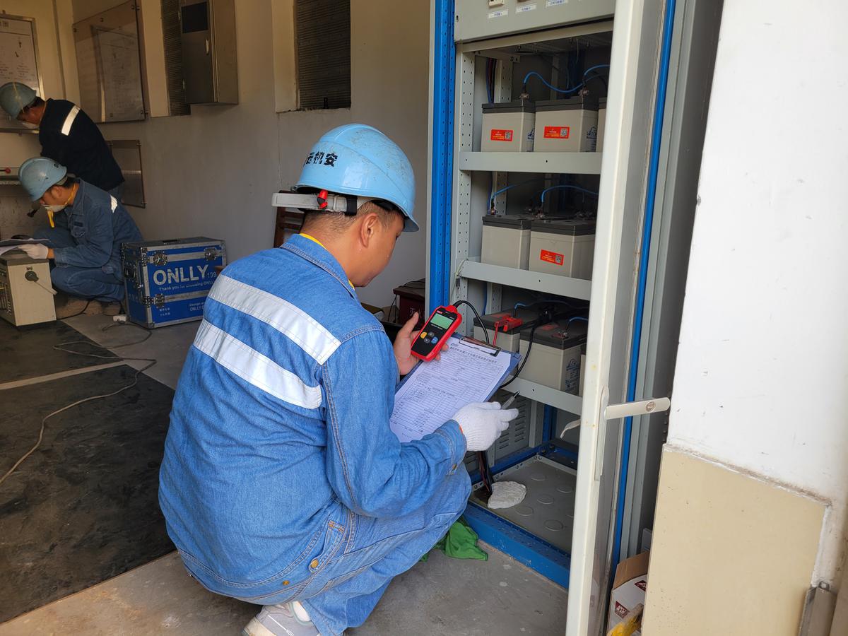 機(jī)電設(shè)備現(xiàn)場(chǎng)安裝優(yōu)質(zhì)，優(yōu)質(zhì)行李傳送帶和行李拖車(chē)設(shè)備安裝案例