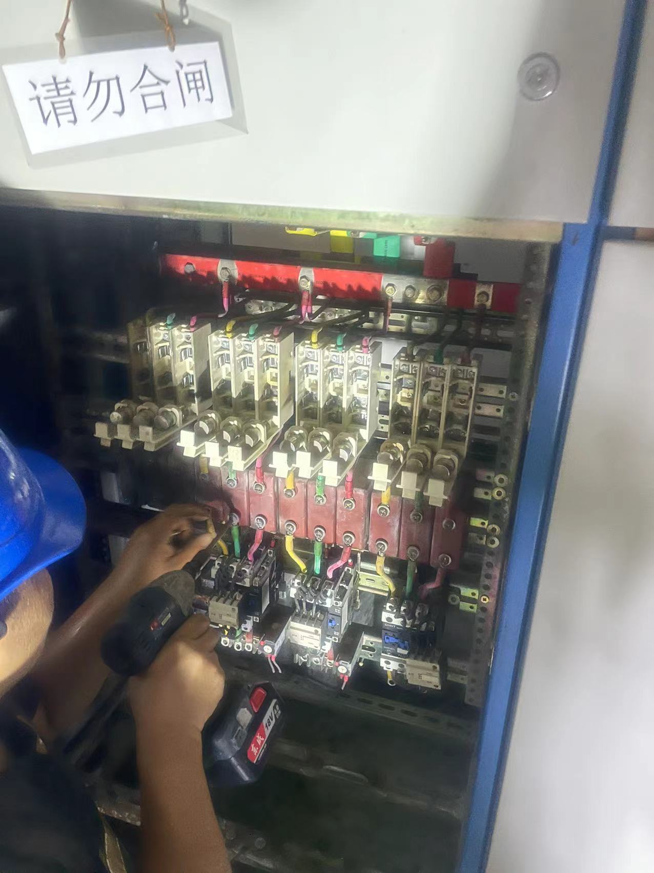 10kV配電室維保安全，安全10kV配電室維保中心工廠生產(chǎn)廠區(qū)10kV配電室維保案例