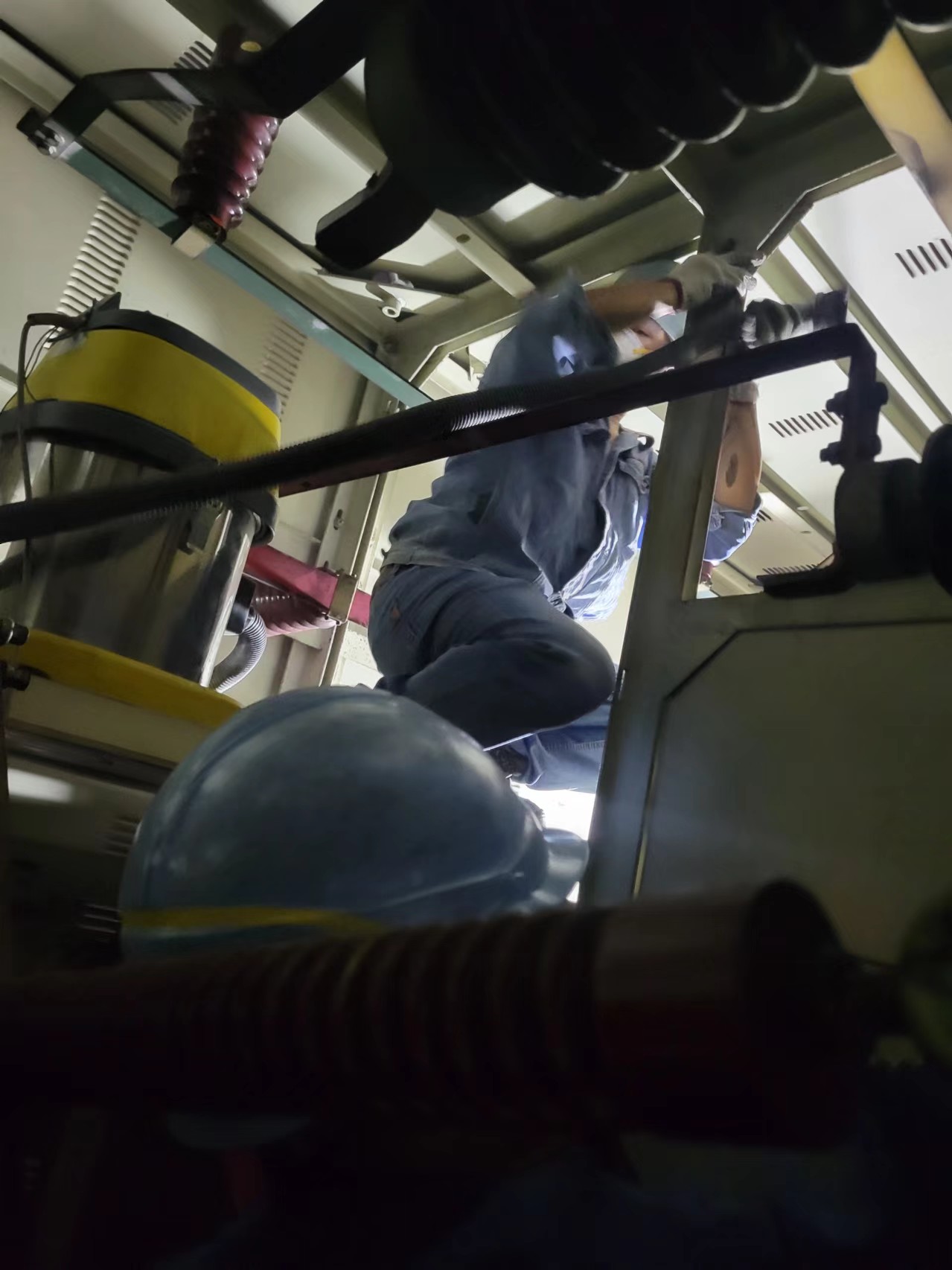 機(jī)電設(shè)備安裝銷售價(jià)格，標(biāo)準(zhǔn)商場電梯和自動扶梯安裝案例