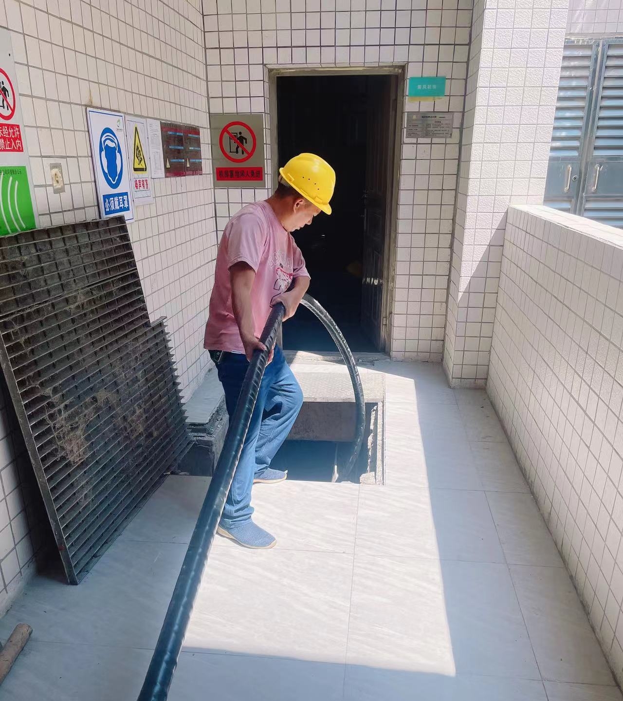 制造廠機(jī)電設(shè)備安裝施工公司，正規(guī)網(wǎng)絡(luò)數(shù)據(jù)中心光纖和網(wǎng)絡(luò)機(jī)柜安裝案例