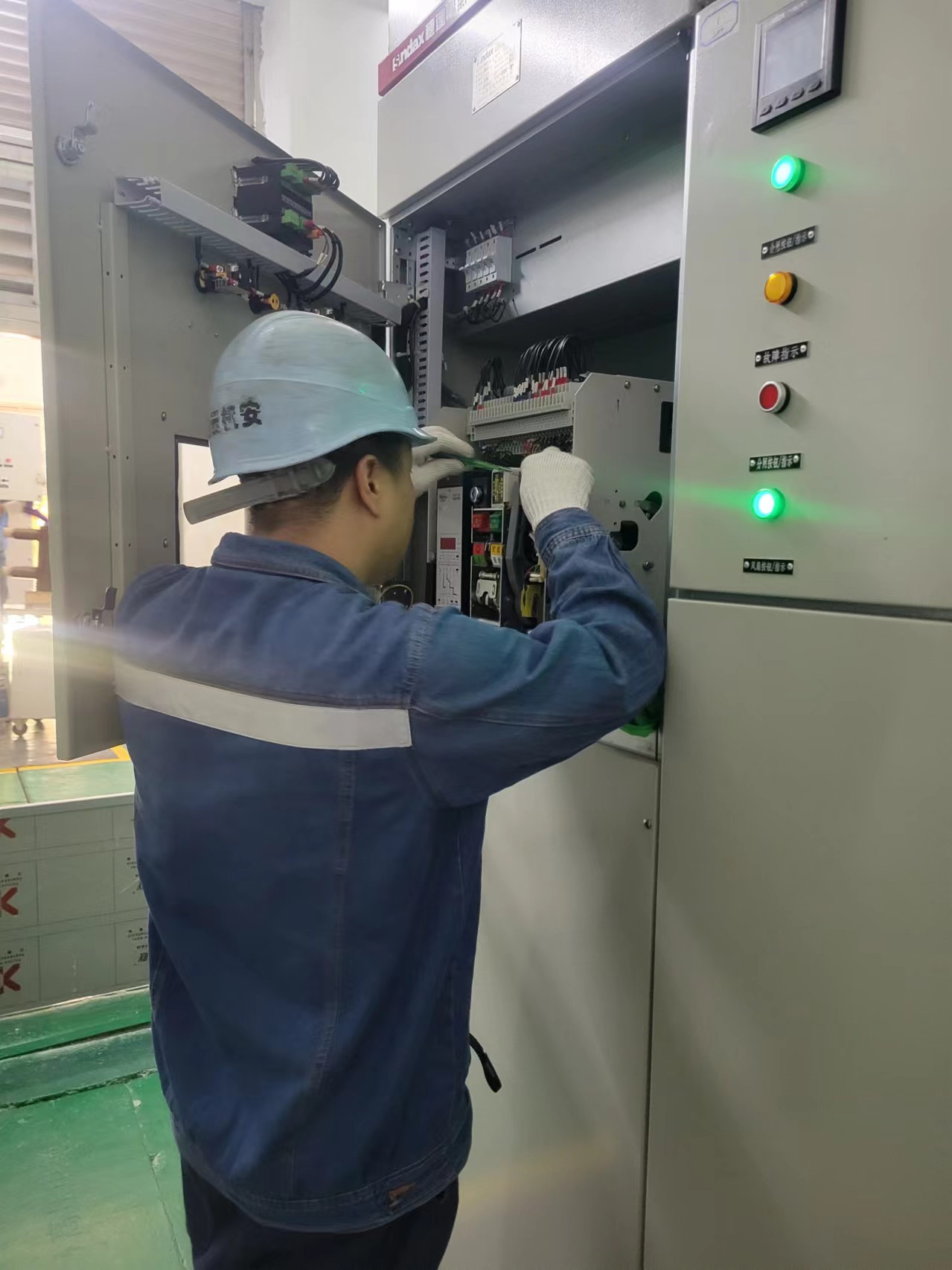 增城機電設(shè)備安裝上門服務(wù)，知名體育館場地?zé)艄夂鸵繇懺O(shè)備安裝張羅方案分享