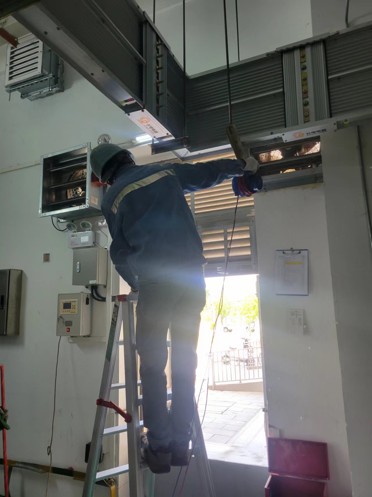 廣州機電設(shè)備調(diào)試安裝企業(yè)，廣州電視臺和廣播電臺攝像設(shè)備及廣播設(shè)備安裝案例