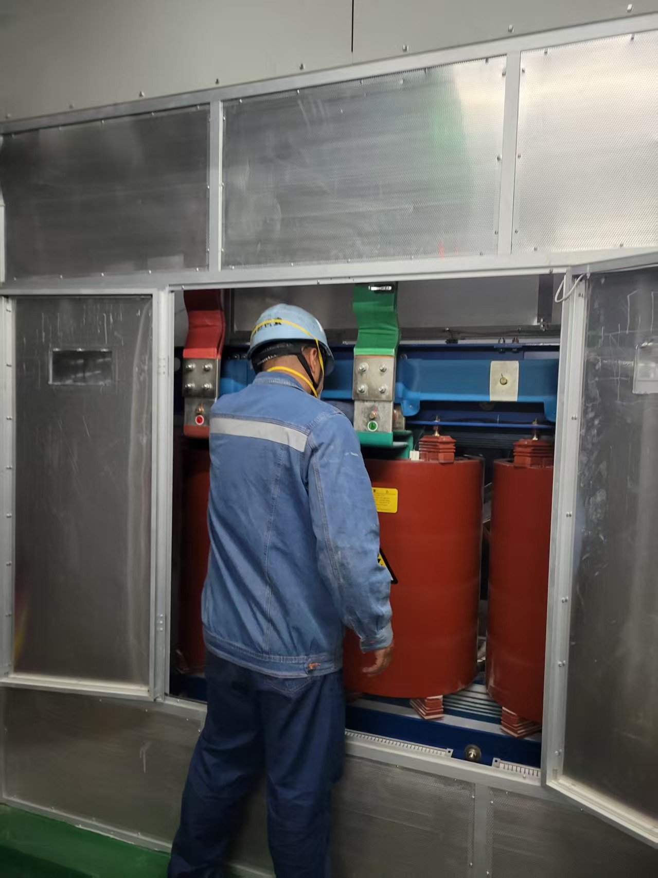 7大對(duì)比告訴你：高壓配電房檢修哪家好點(diǎn)？26年經(jīng)驗(yàn)專家揭秘廣州配電維保行業(yè)真相